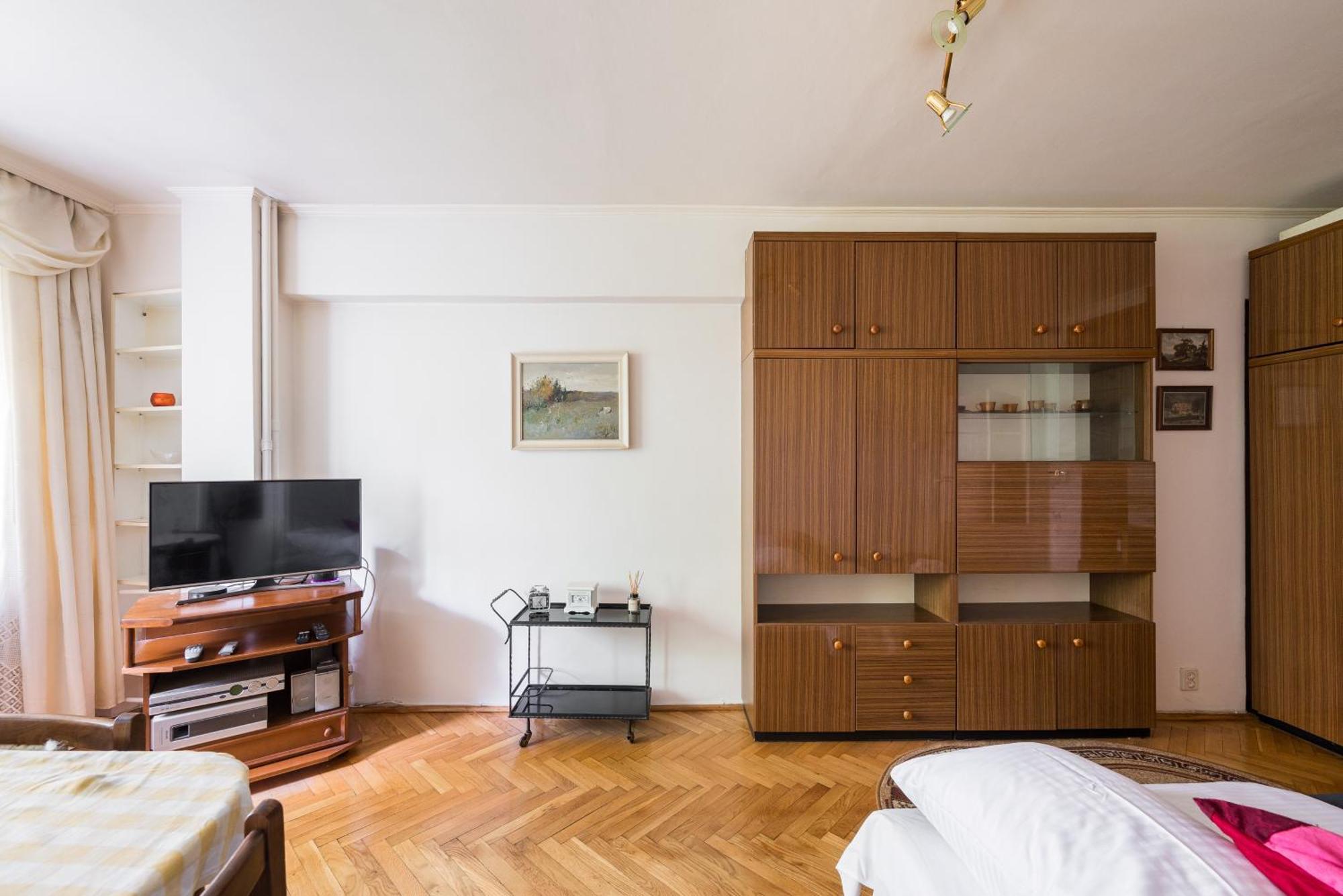 Wola Mila Standard Apartment Varsó Kültér fotó