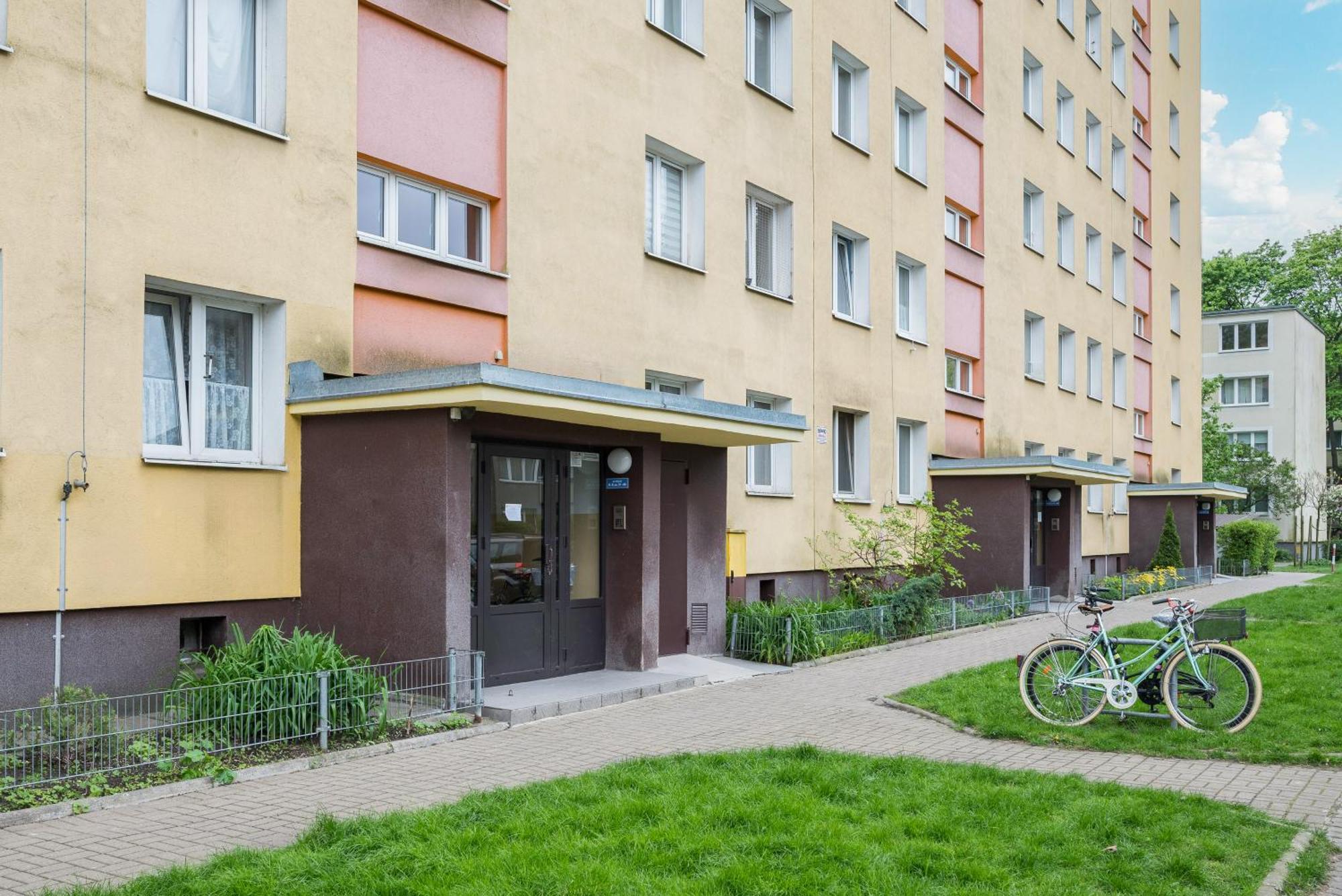 Wola Mila Standard Apartment Varsó Kültér fotó
