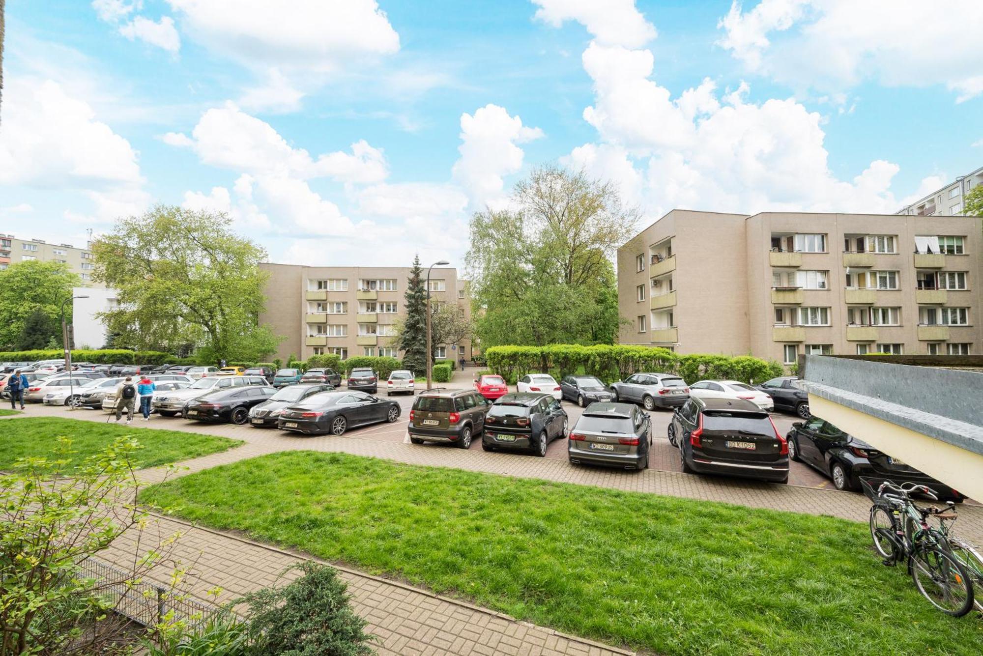Wola Mila Standard Apartment Varsó Kültér fotó